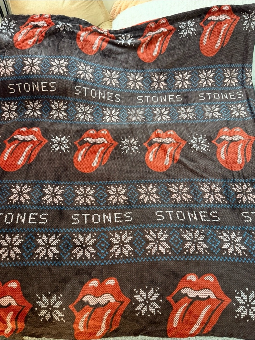 Rolling Stones Holiday Sweater Silk Touch 50” X 60” Throw Blanket